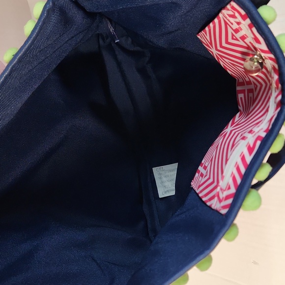 NWT Clinique Abstract Large Tote 17" x 15" - Picture 6 of 6